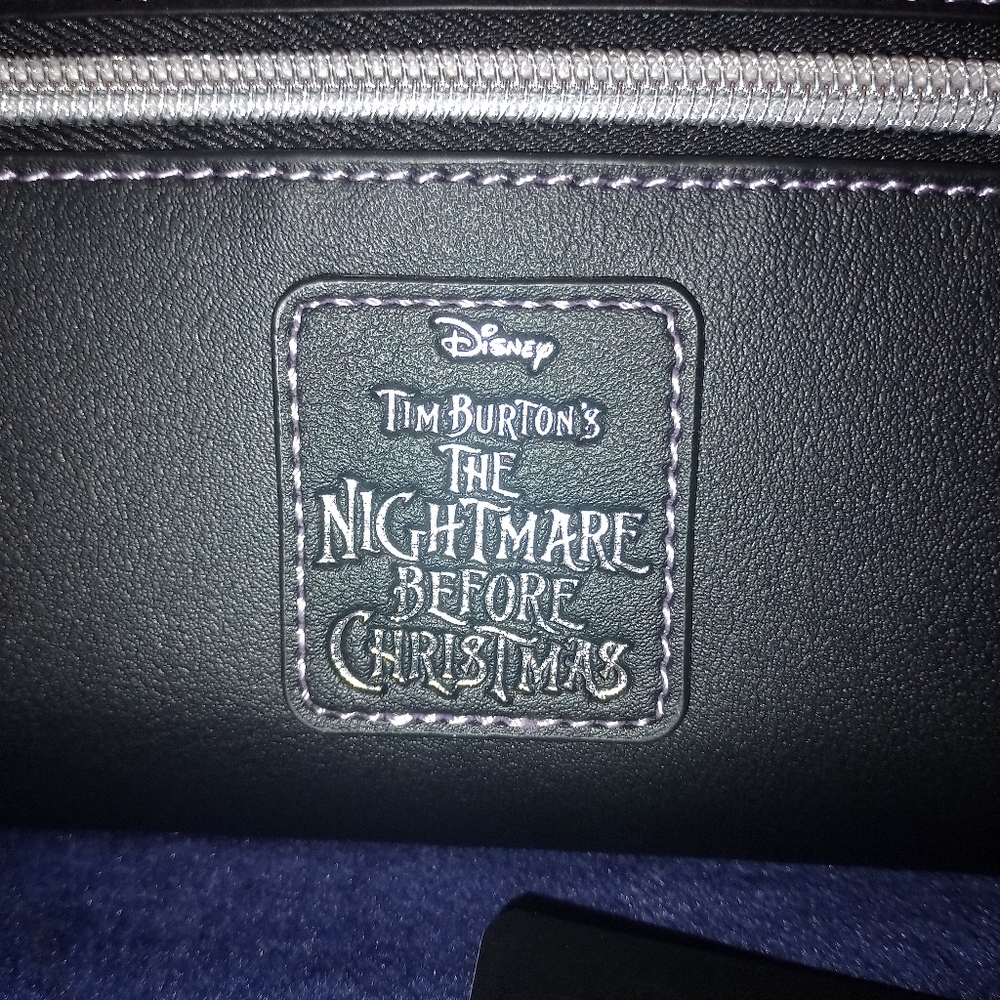 NWT Disney loungefly Nightmare Before Christmas Wallet and Phone holder - Picture 4 of 13